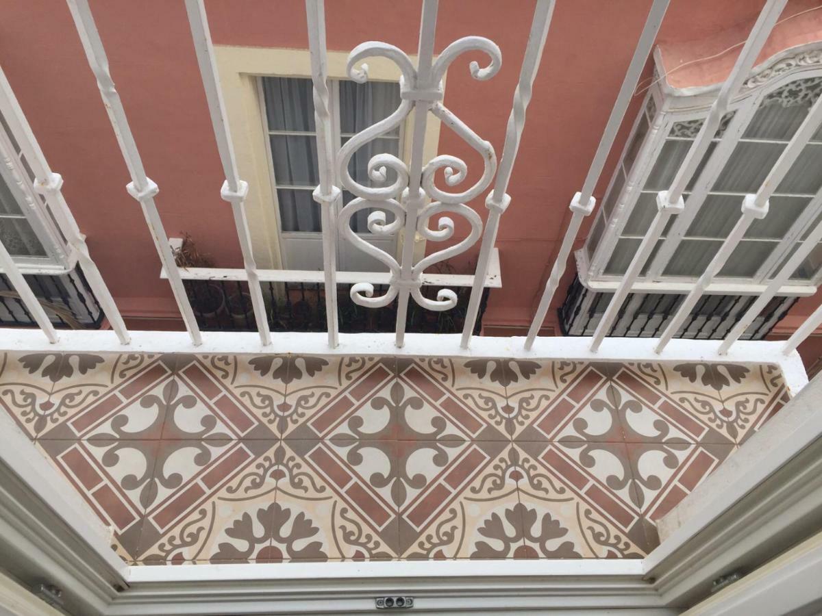 Diseno Y Confort Junto A La Catedral Cádiz Kültér fotó